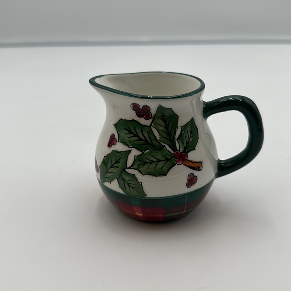 Vintage Christmas creamer and lidded sugar set Pacific Rim HollyBerry - Picture 8 of 16